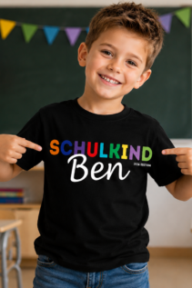 Schulkind Shirt bunt bedruckt mit Namen – Geschenk zur Einschulung